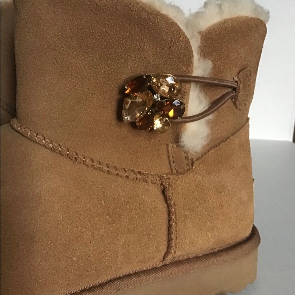 UGG Mini Boots Gem Button Chestnut